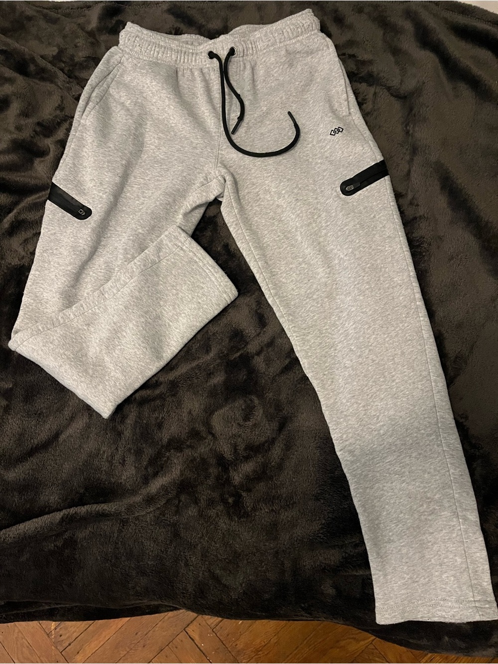 LEG3ND Gray Joggers Size Medium Like New